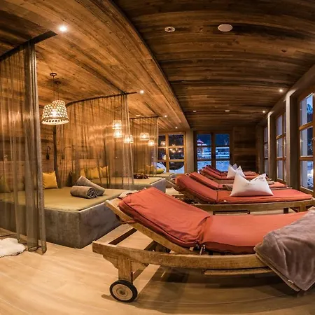 Helmhotel サン・カンディド
